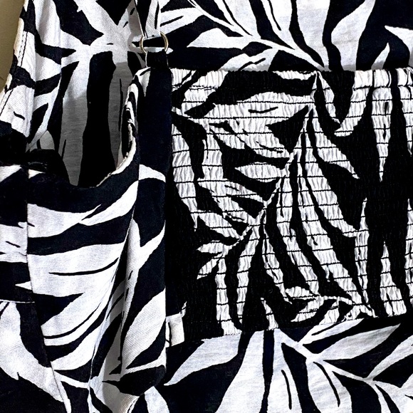 White and black set - Picture 5 of 6